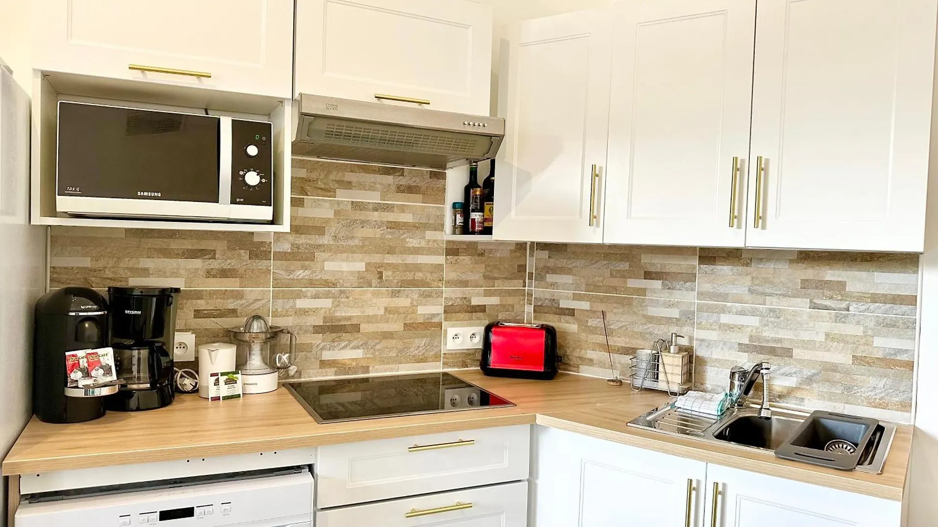 Le Gallia 2 Bedroom Refait A Neuf Center Of كان 0*,